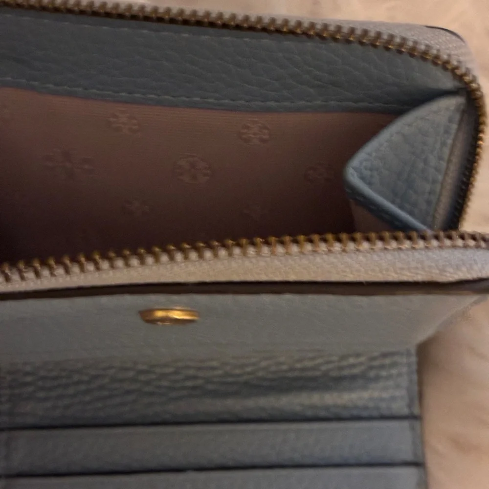 Tory Burch Britten‎ Textured Leather Mini Wallet